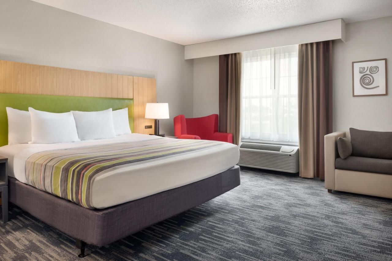 Country Inn & Suites By Radisson, Pella, Ia Bagian luar foto