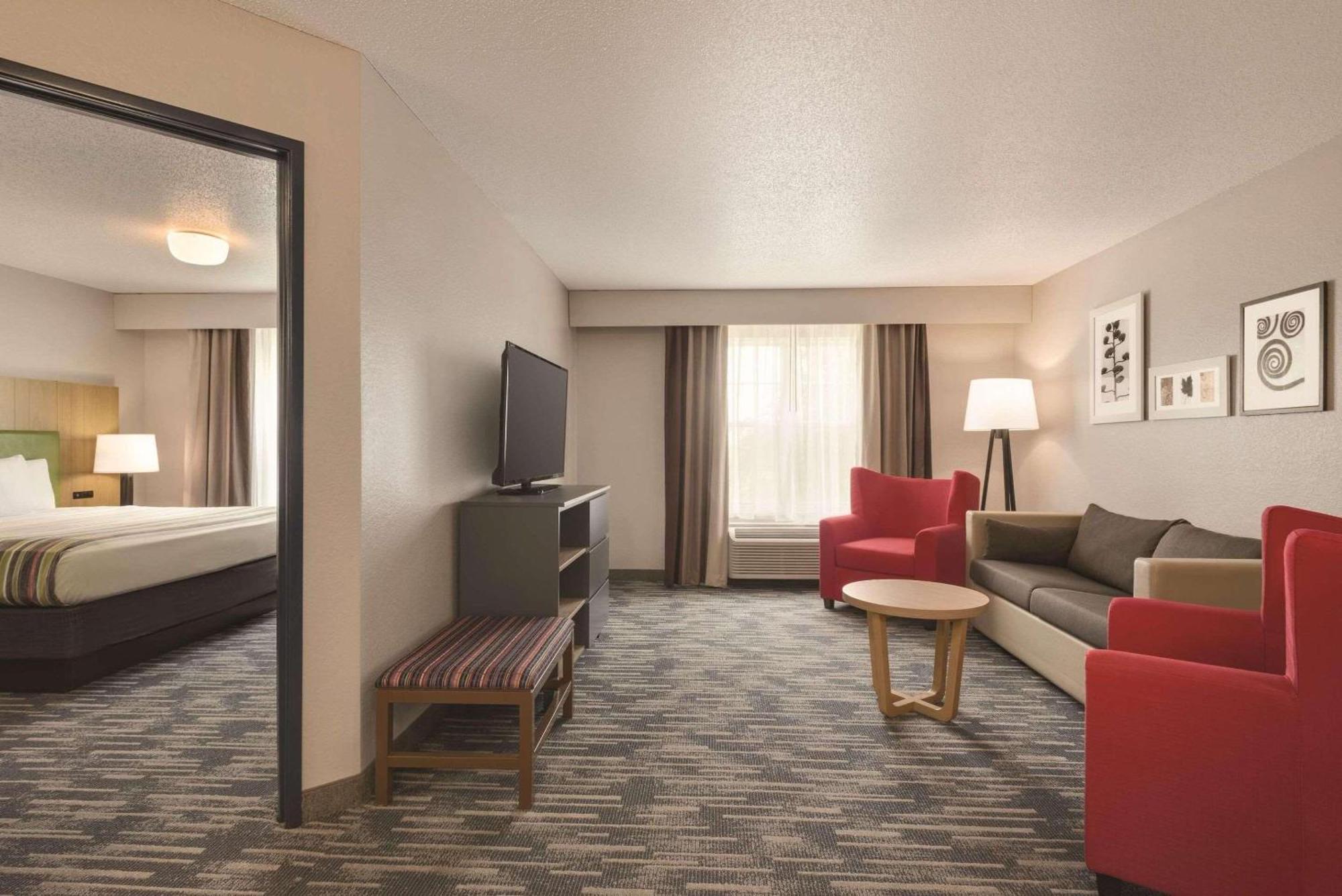 Country Inn & Suites By Radisson, Pella, Ia Bagian luar foto