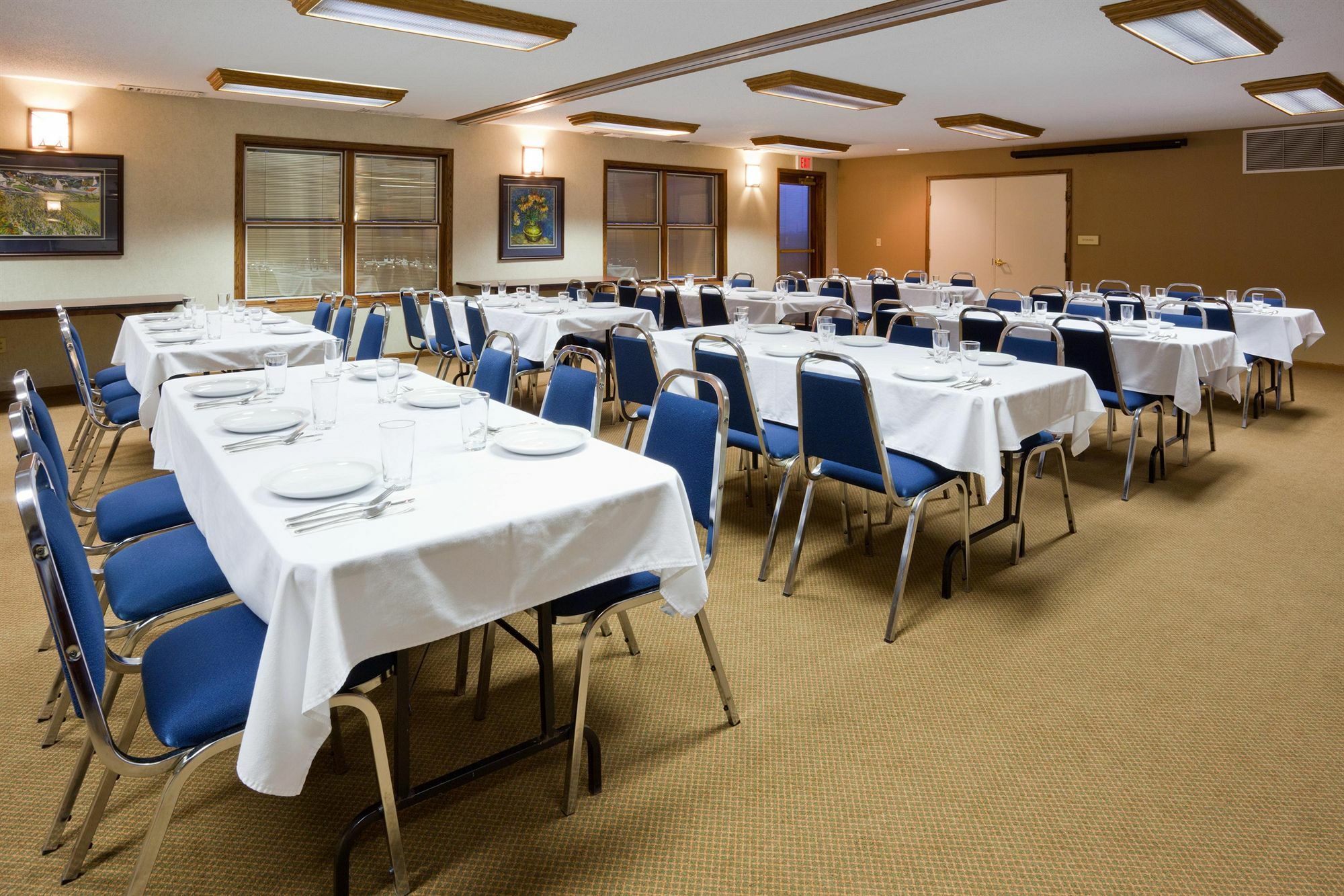 Country Inn & Suites By Radisson, Pella, Ia Bagian luar foto
