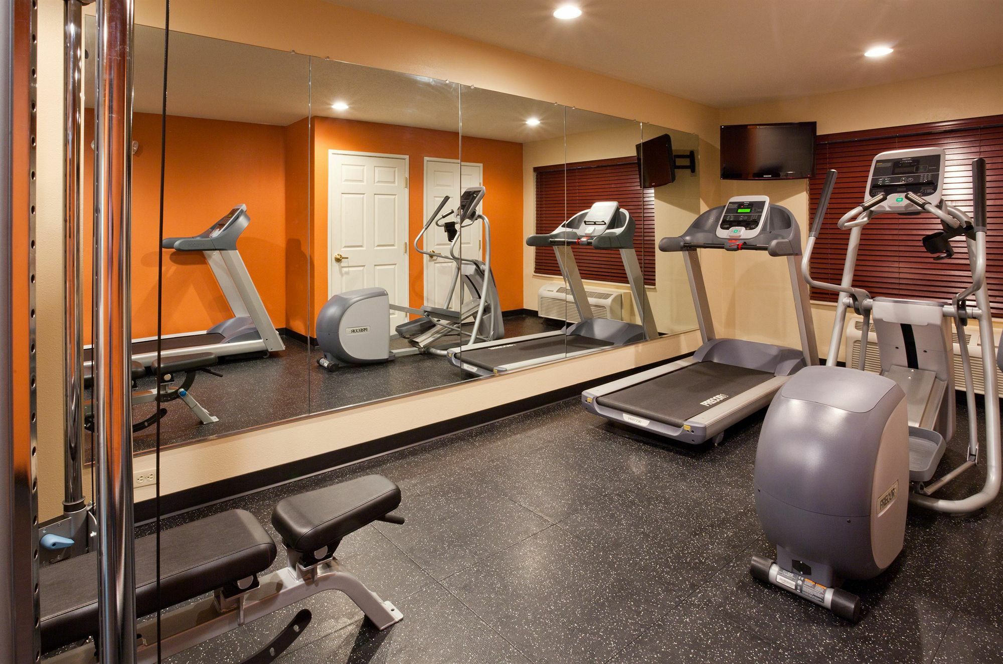 Country Inn & Suites By Radisson, Pella, Ia Bagian luar foto